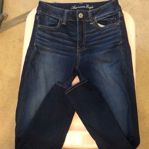 AMERICAN EAGLE jeggings, size 4. Dark wash.